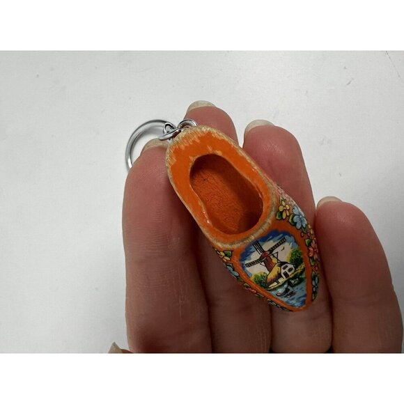 VINTAGE Holland Hand painted WOODEN CLOG  TRAVEL SOUVENIR KEY CHAIN KEYRING - Picture 2 of 7